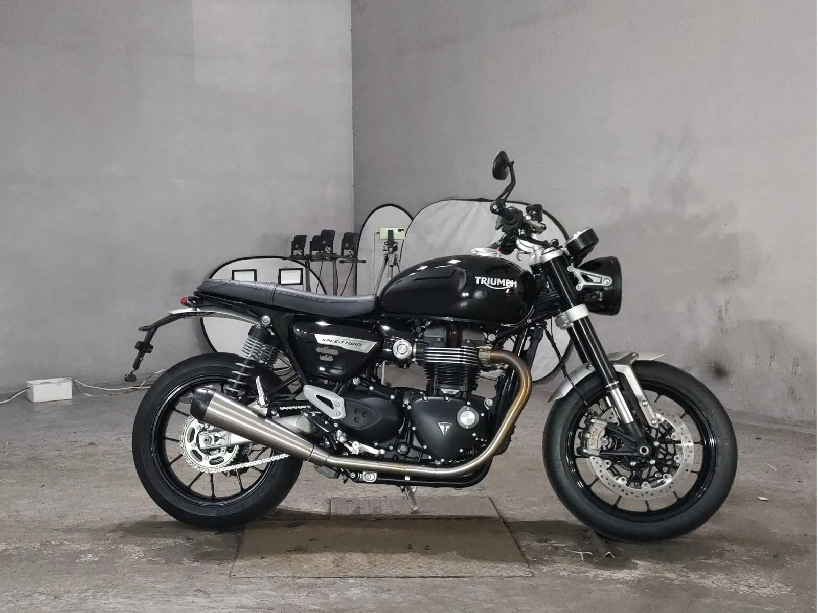 Triumph SPEED TWIN 2025 года с японского аукциона JBA