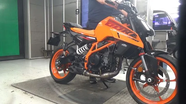 KTM 390 DUKE 2025 года из Японии