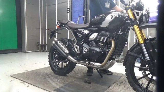 Triumph SCRAMBLER 400X 2025 года из Японии