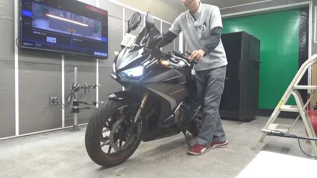 Honda CBR400R с аукциона BDS, кадр 2