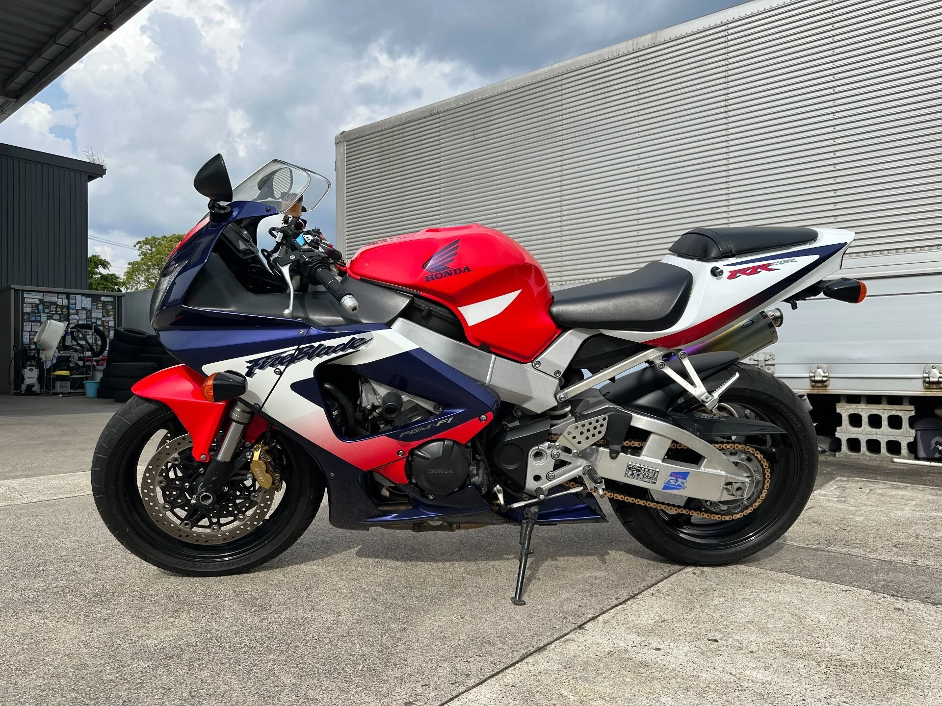 Honda CBR929RR FIRE BLADE с аукциона AUCNET, кадр 3