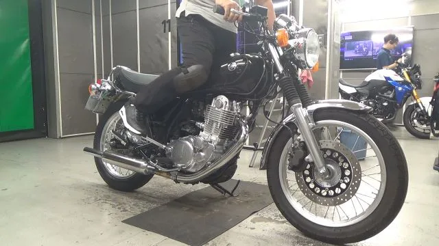 Yamaha SR400 с аукциона BDS, кадр 1
