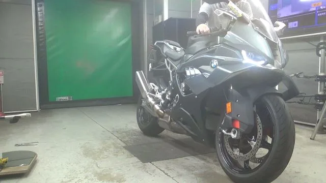BMW S1000RR 2026 года из Японии