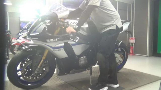 Yamaha YZF-R1M с аукциона BDS, кадр 2