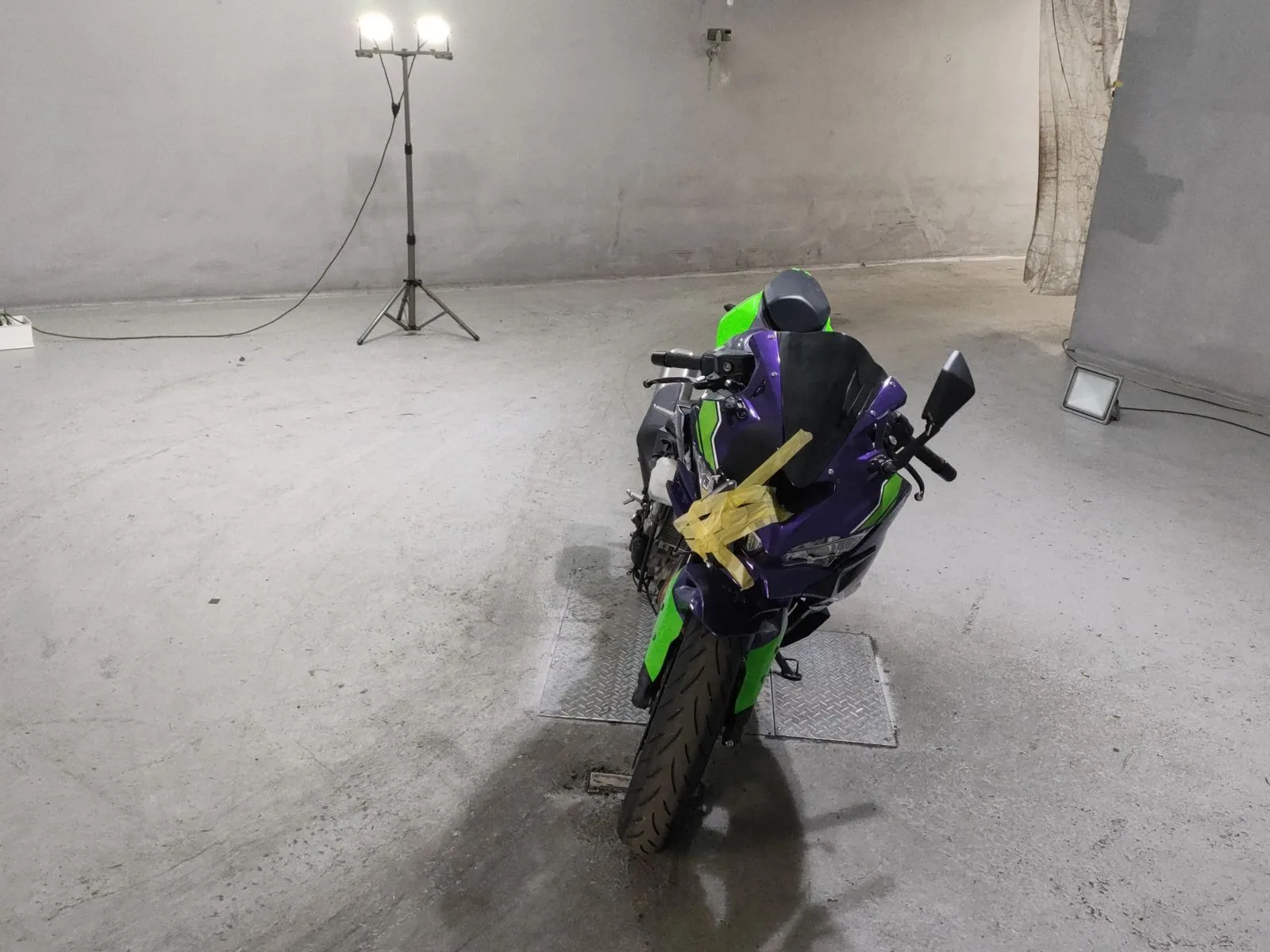 Kawasaki NINJA ZX-4RR с аукциона JBA, кадр 3