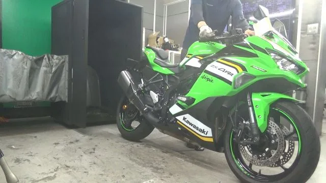 Kawasaki ZX-4RR 2024 года из Японии