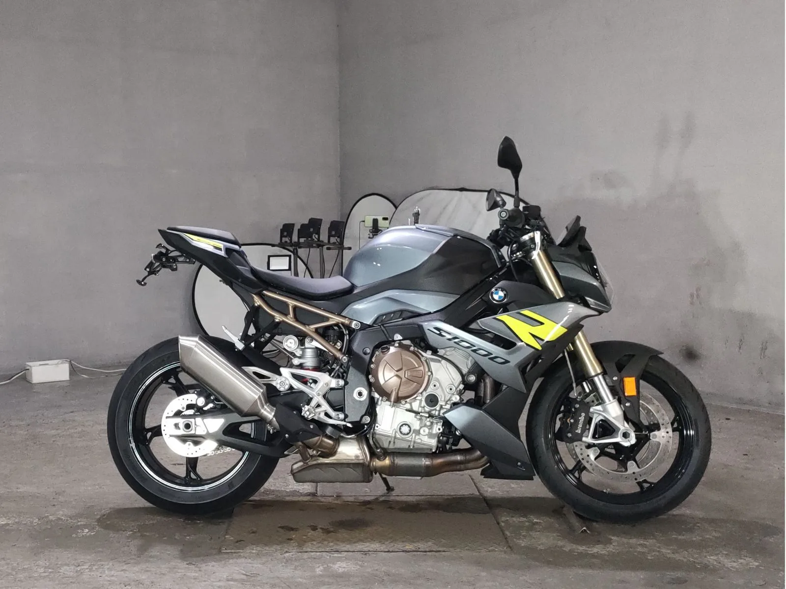 BMW S1000R из Японии