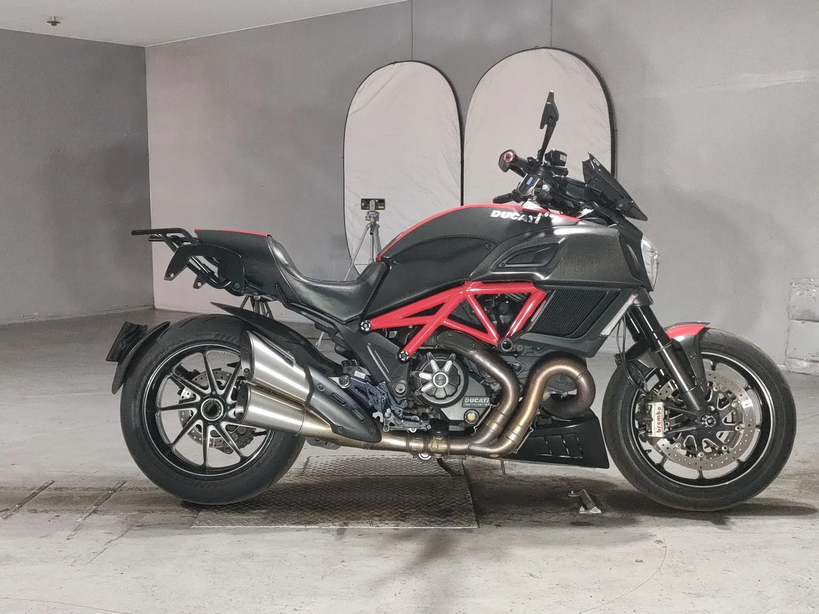 Ducati DIAVEL CARBON из Японии