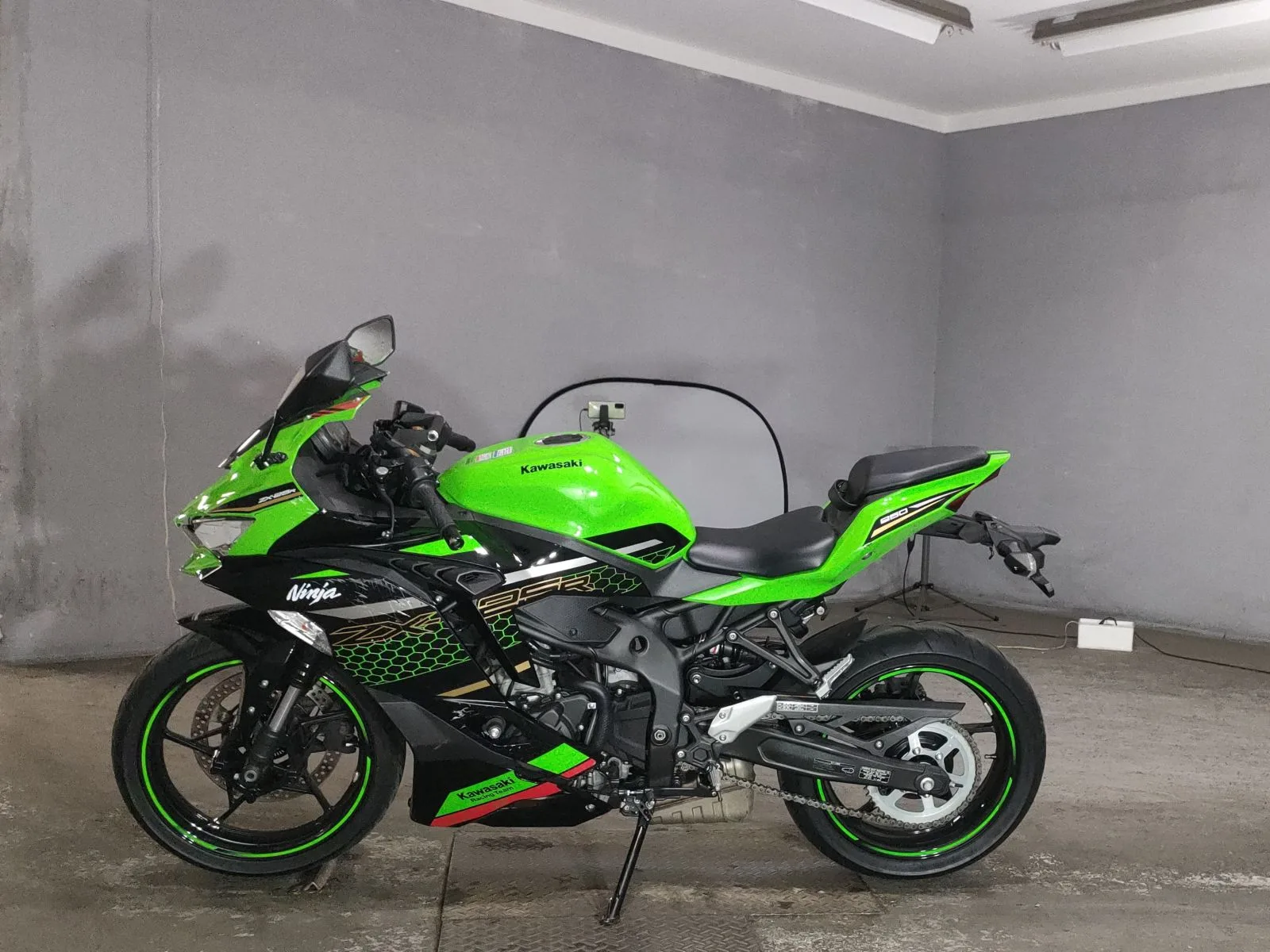 Kawasaki NINJA ZX-25R SE с аукциона JBA, кадр 2