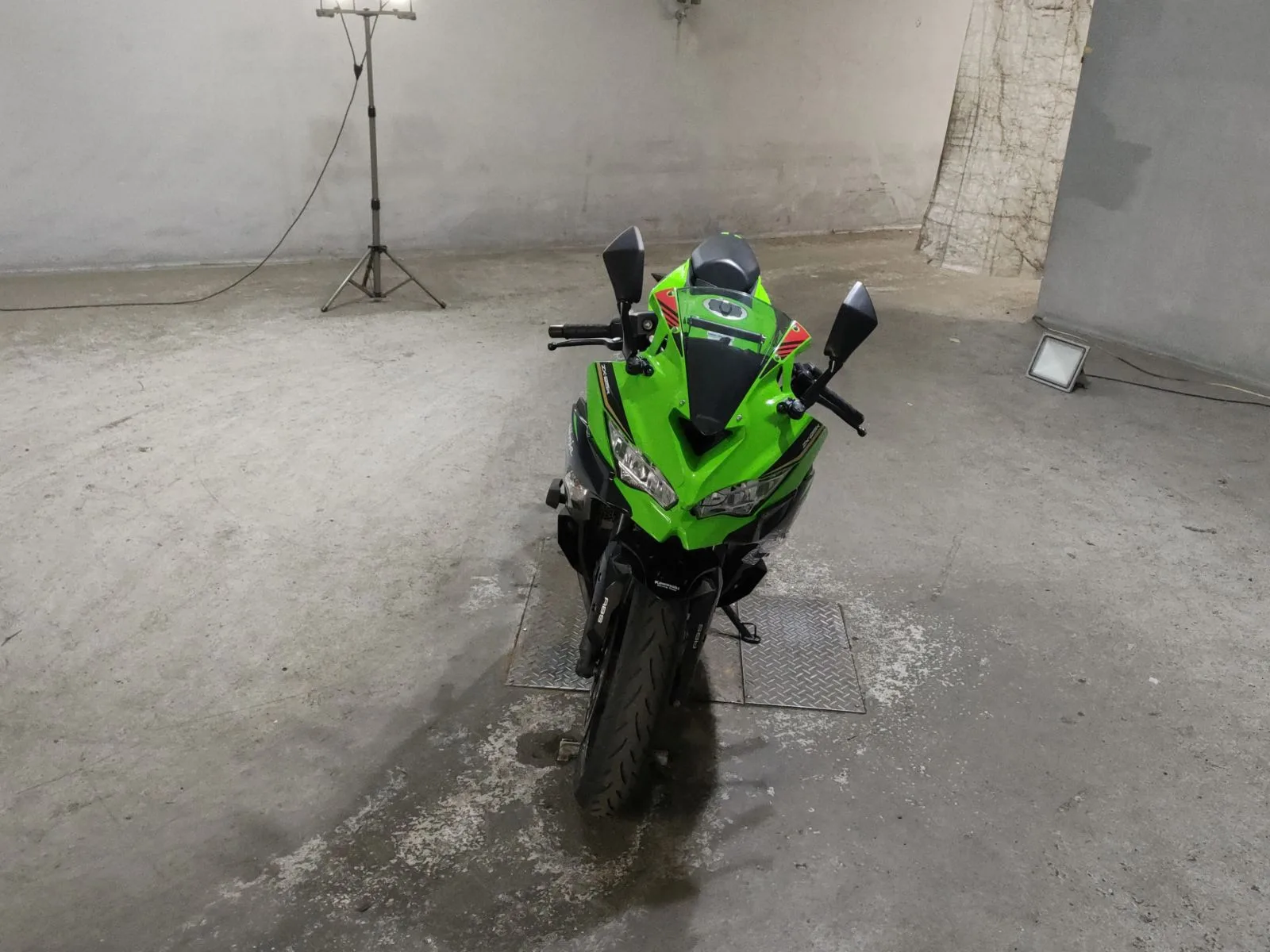 Kawasaki NINJA ZX-25R SE с аукциона JBA, кадр 3