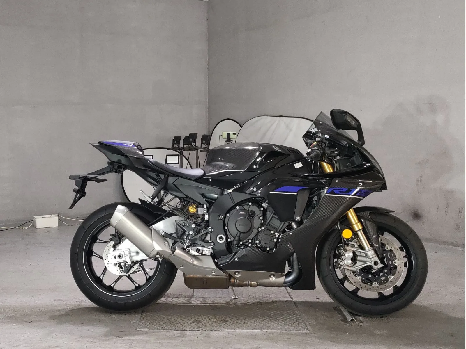 Yamaha YZF-R1M 2025 года с японского аукциона JBA