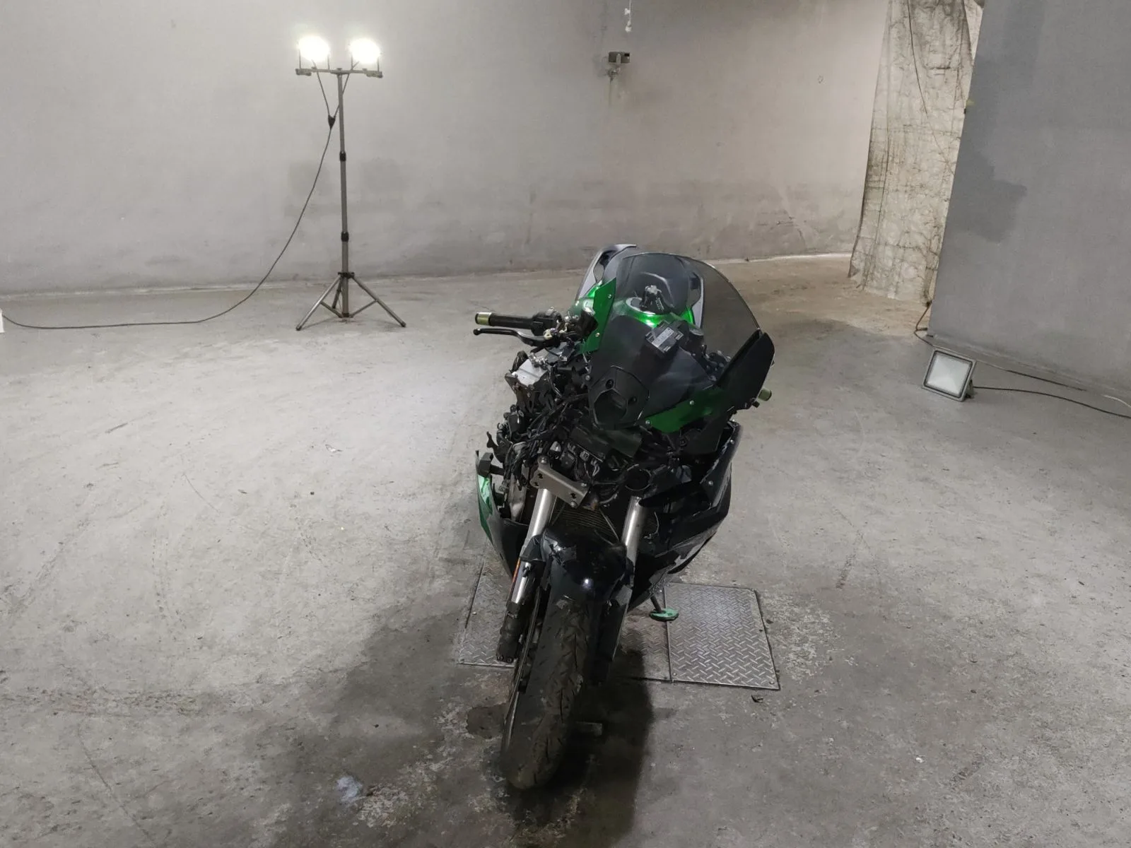 Kawasaki NINJA H2 SX SE с аукциона JBA, кадр 3