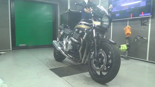 Kawasaki ZEPHYR1100 2004 года из Японии