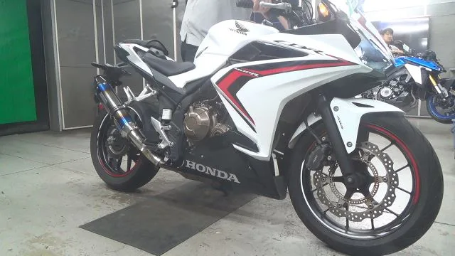 Honda CBR400R с аукциона BDS, кадр 1
