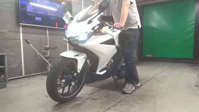 Honda CBR400R с аукциона BDS, кадр 2