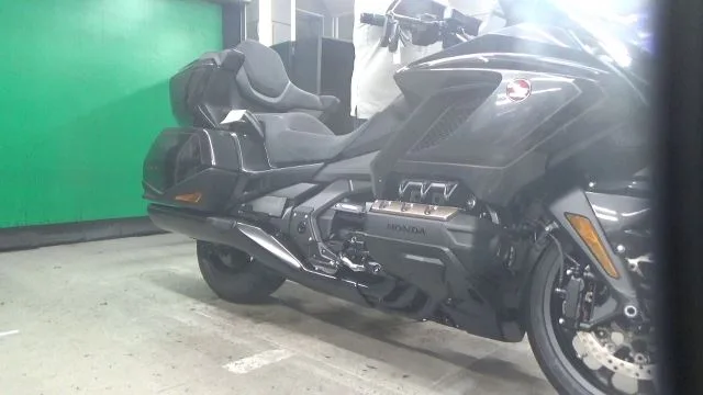 Honda GL1800 TOUR D 2026 года из Японии