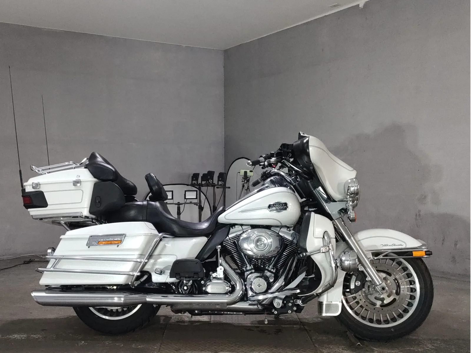 Harley-Davidson FLHTCU1690 2011 года с японского аукциона JBA