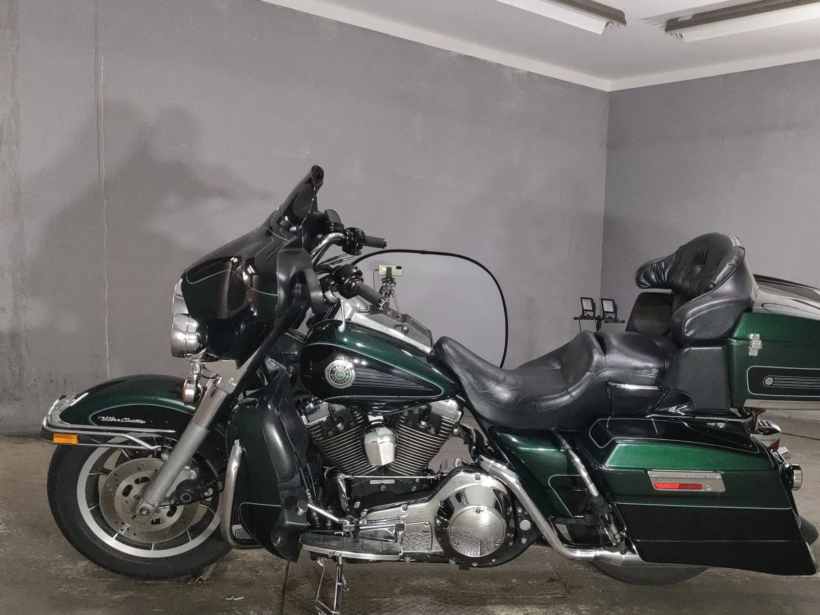 Harley-Davidson FLHTCU-I 1340 с аукциона JBA, кадр 2