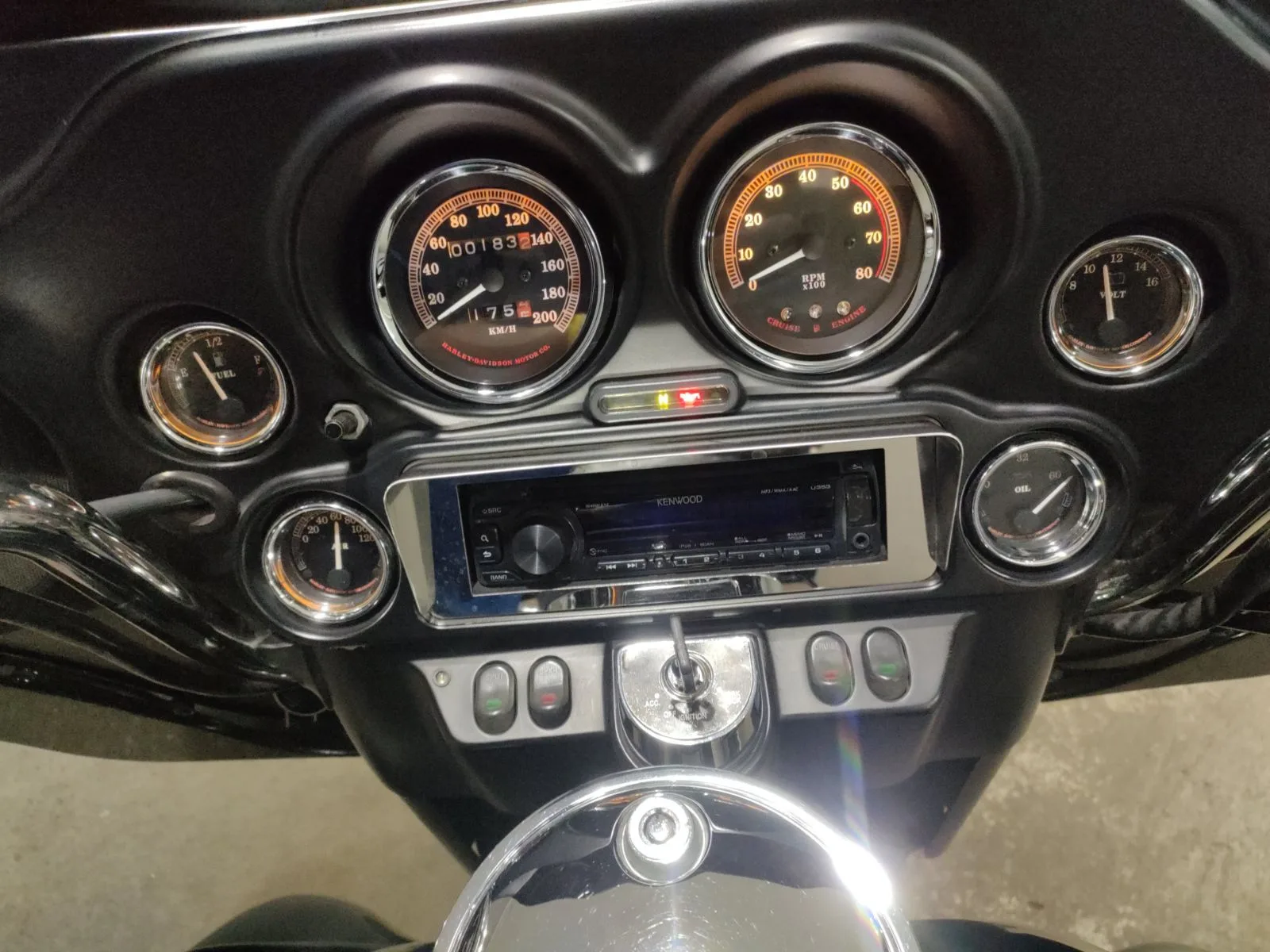Harley-Davidson FLHTCU-I 1340 с аукциона JBA, кадр 5