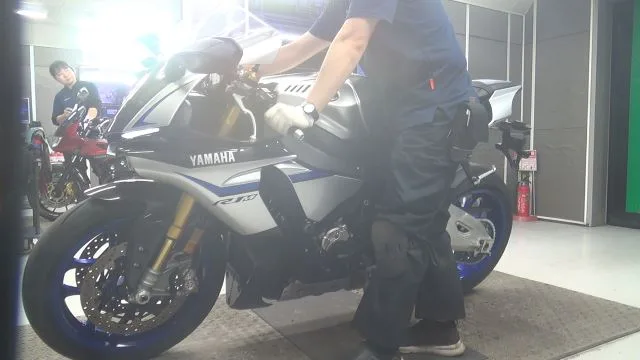 Yamaha YZF-R1M с аукциона BDS, кадр 2