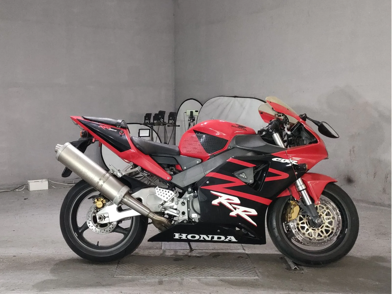 Honda CBR954RR 2002 года с японского аукциона JBA