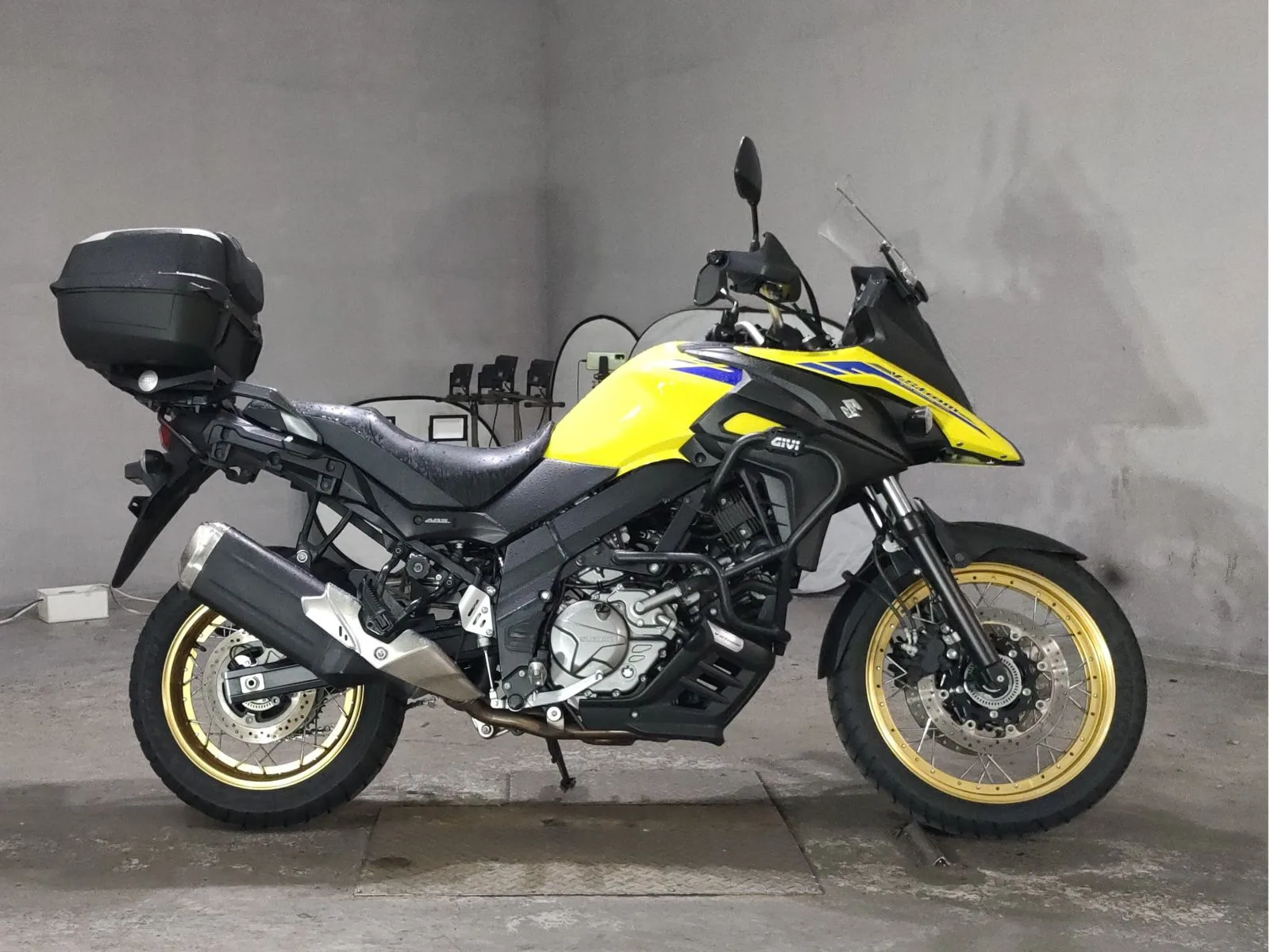 Suzuki V STROM 650XT 2023 года из Японии