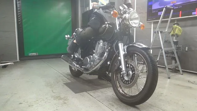Yamaha SR400 с аукциона BDS, кадр 1