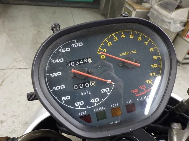 Suzuki GSX400S KATANA с аукциона BDS, кадр 7