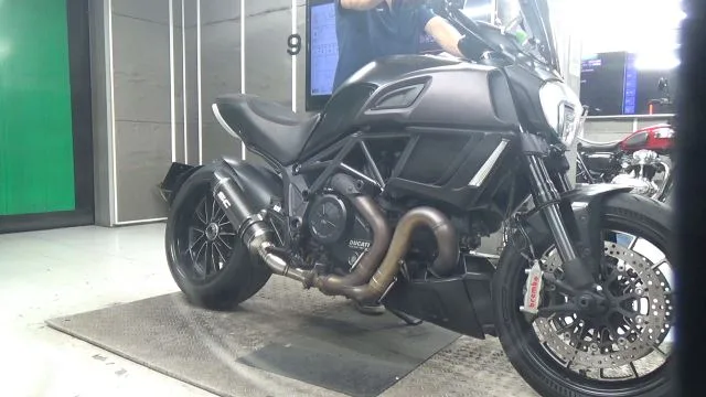 Ducati DIAVEL 2015 года из Японии