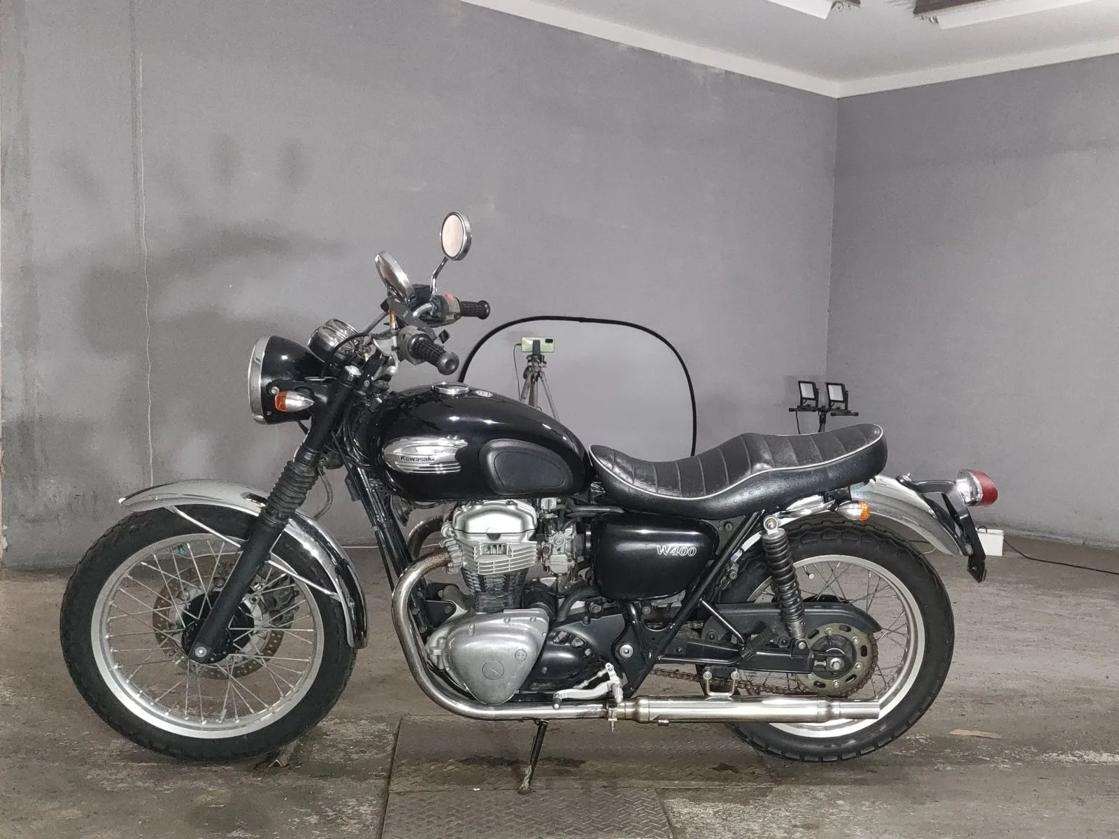 Kawasaki W400 с аукциона JBA, кадр 2