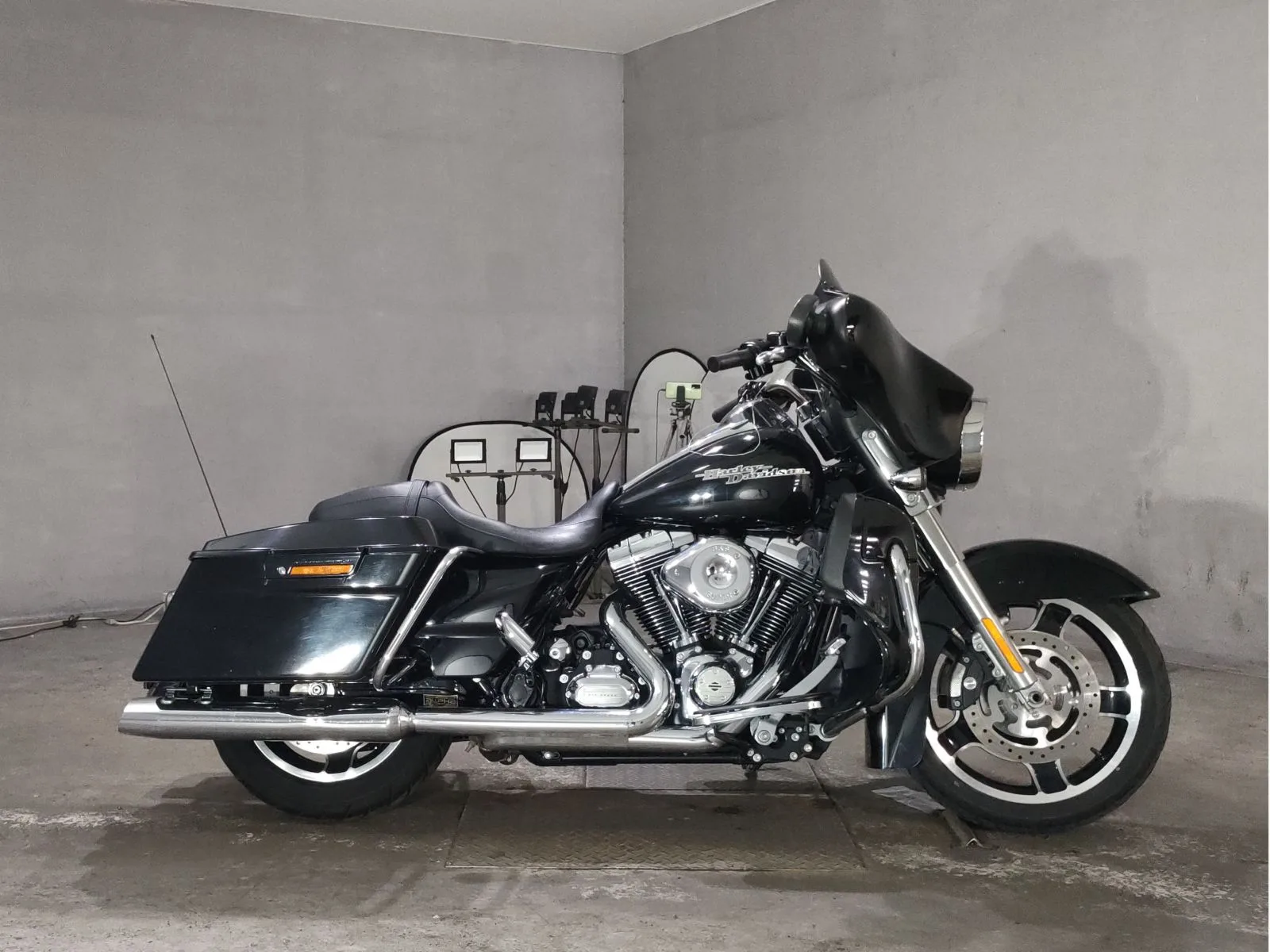 Harley-Davidson FLHX1690 2013 года с японского аукциона JBA