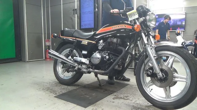Honda CB400 2026 года из Японии