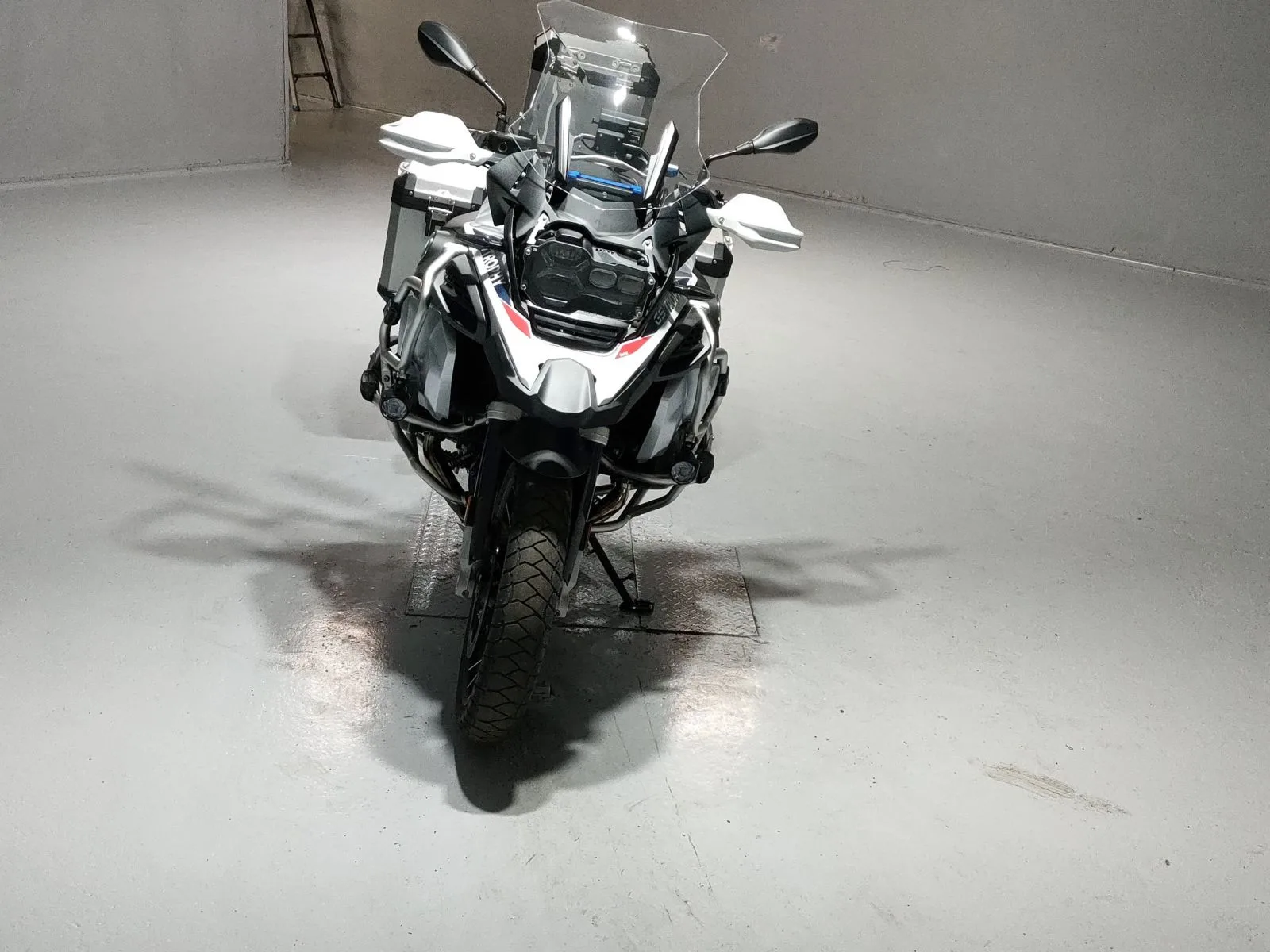 BMW R1250GS ADVENTURE с аукциона JBA, кадр 3