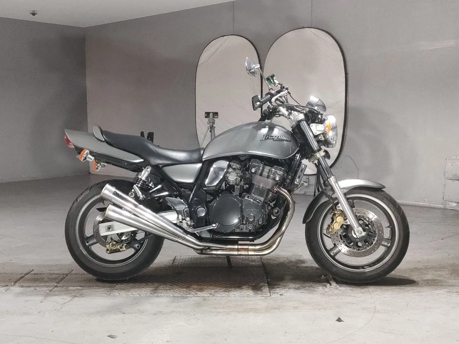 Suzuki INAZUMA 400 2005 года с японского аукциона JBA