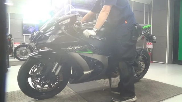 Kawasaki ZX-10RA с аукциона BDS, кадр 2