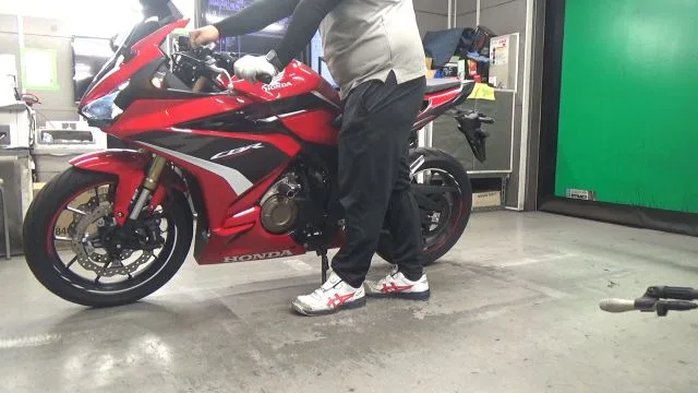 Honda CBR400R с аукциона BDS, кадр 2