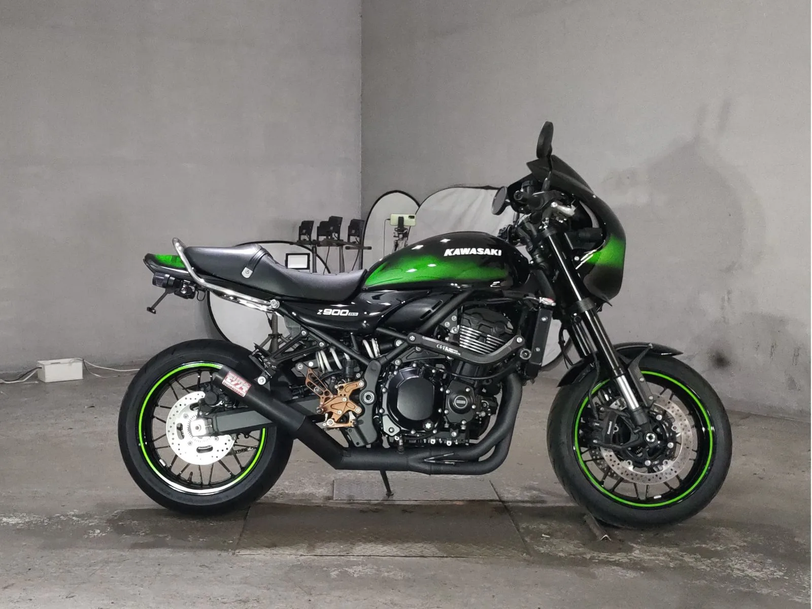 Kawasaki Z900RSKAFE 2025 года с японского аукциона JBA