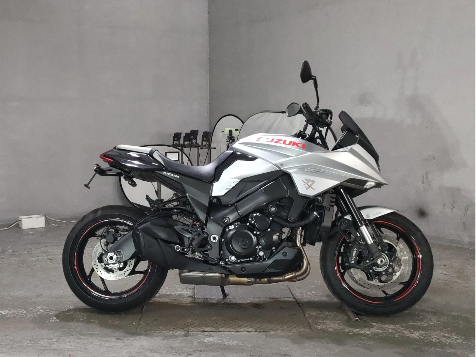 Suzuki KATANA 2019 года с японского аукциона JBA