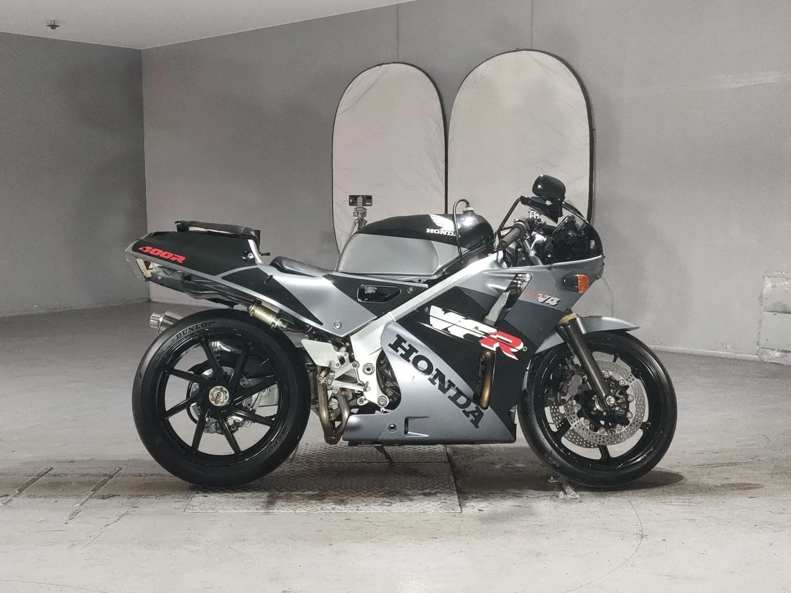 Honda VFR400R 1991 года с японского аукциона JBA