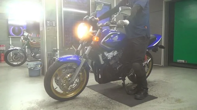 Honda CB400SFV с аукциона BDS, кадр 2
