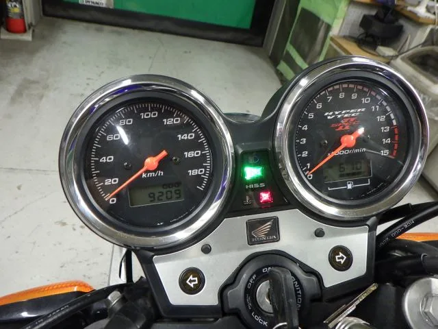 Honda CB400SFV с аукциона BDS, кадр 8