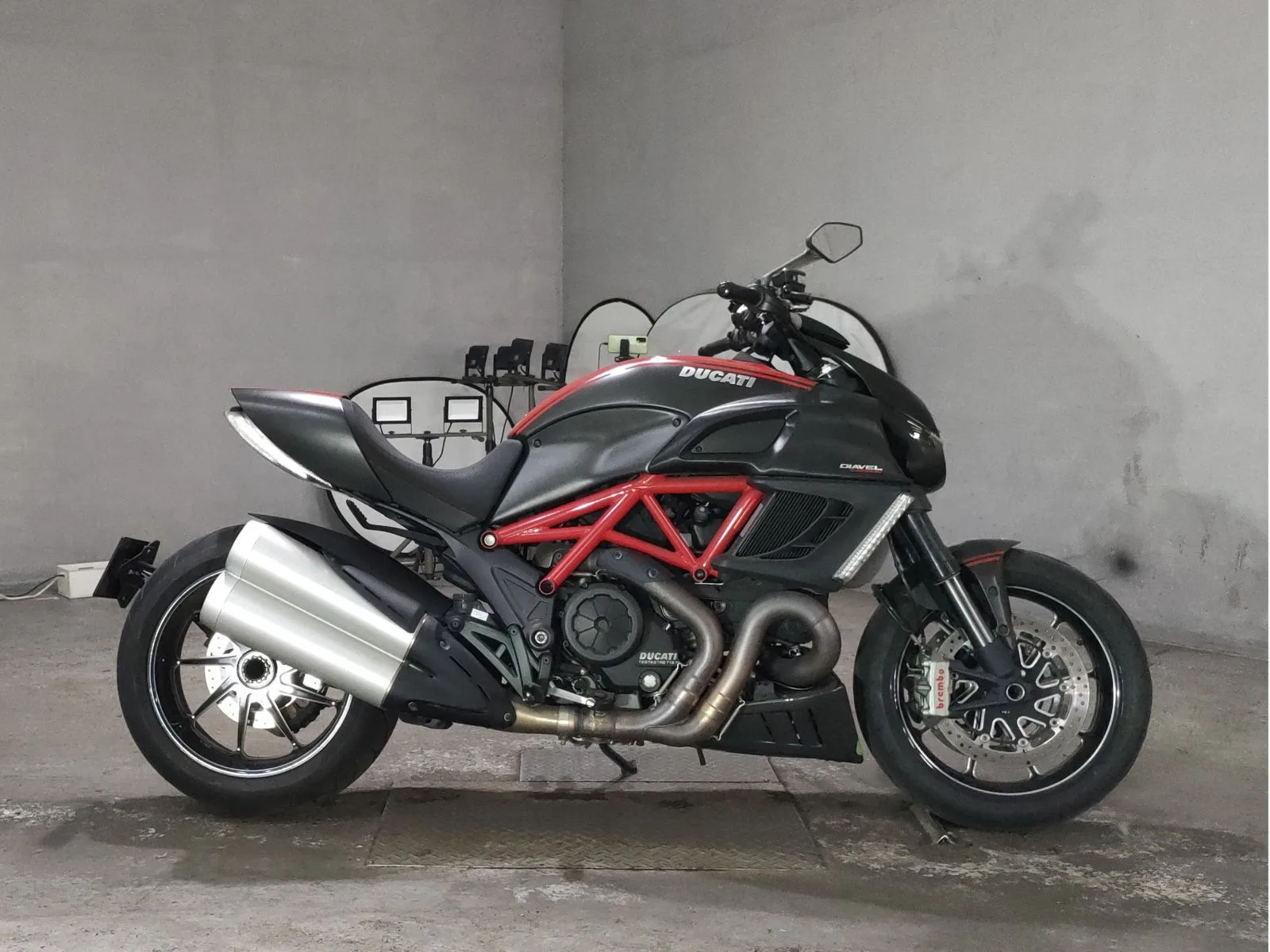 Ducati DIAVEL CARBON 2011 года из Японии
