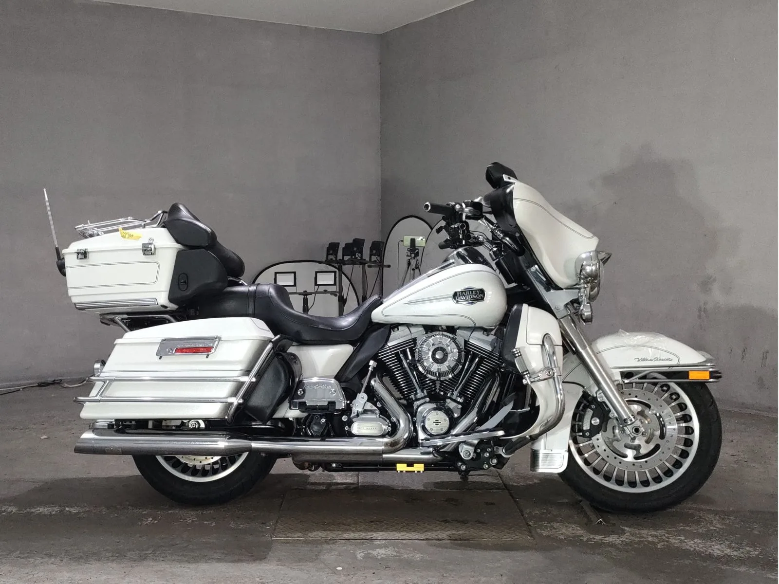 Harley-Davidson FLHTCU1690 2013 года из Японии