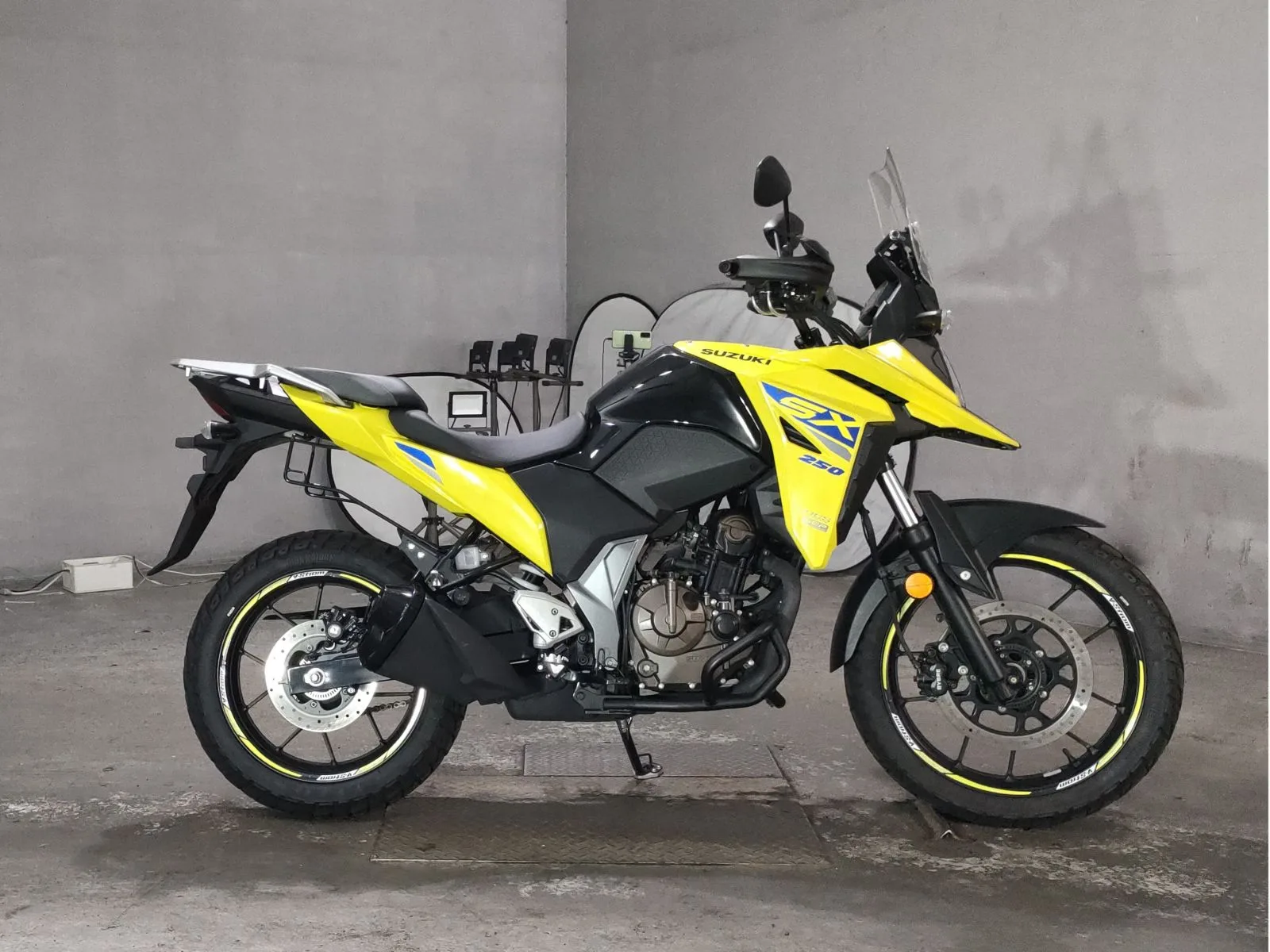 Suzuki V STROM 250SX года с японского аукциона JBA