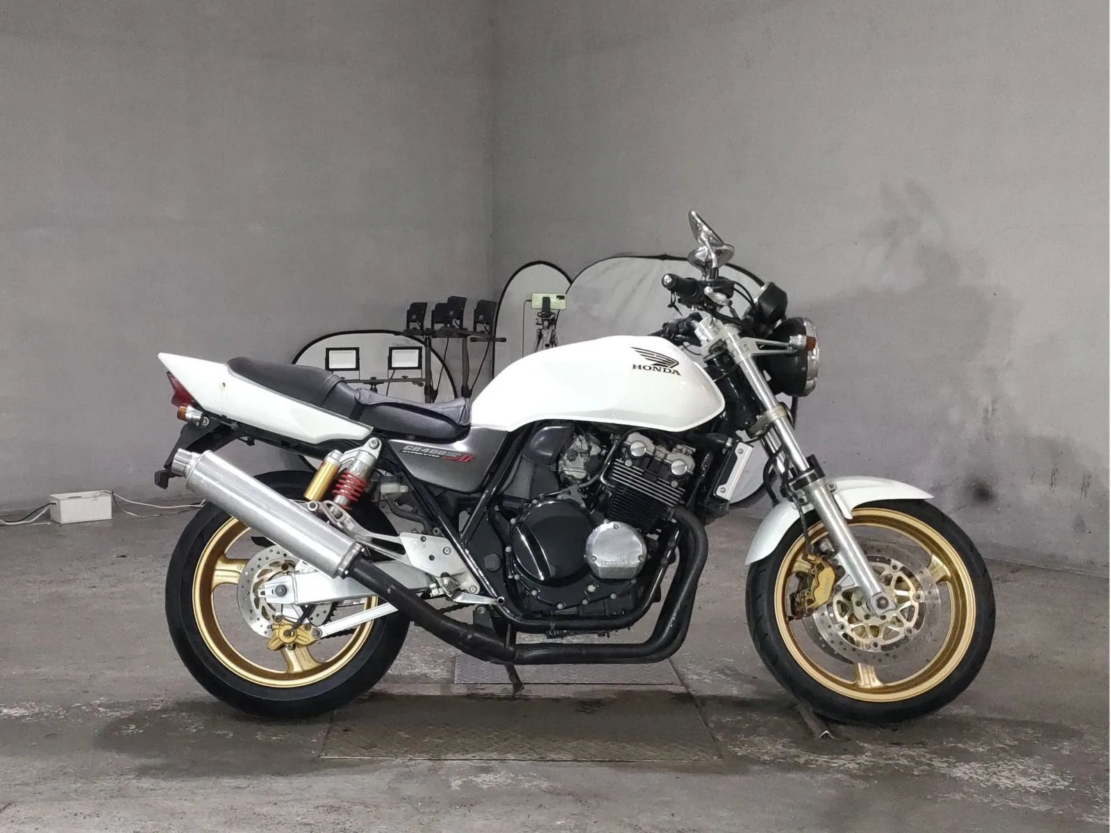 Honda CB400SFV 2003 года с японского аукциона JBA