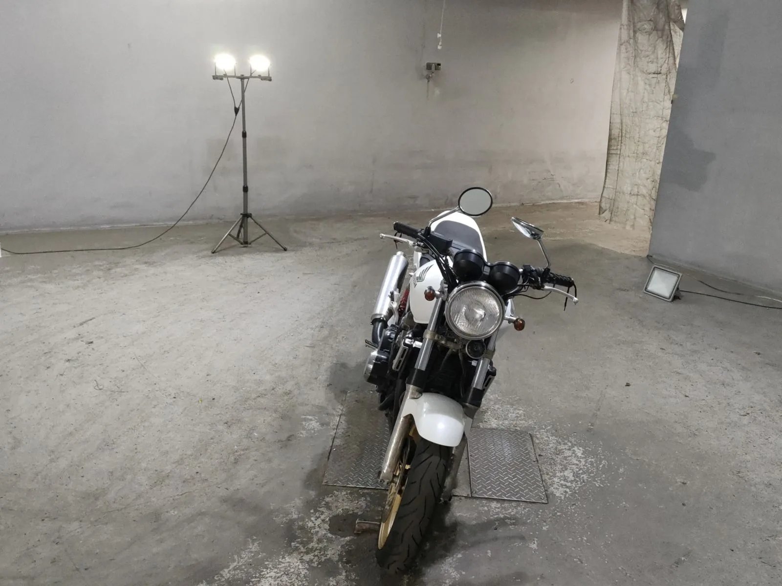 Honda CB400SFV с аукциона JBA, кадр 3
