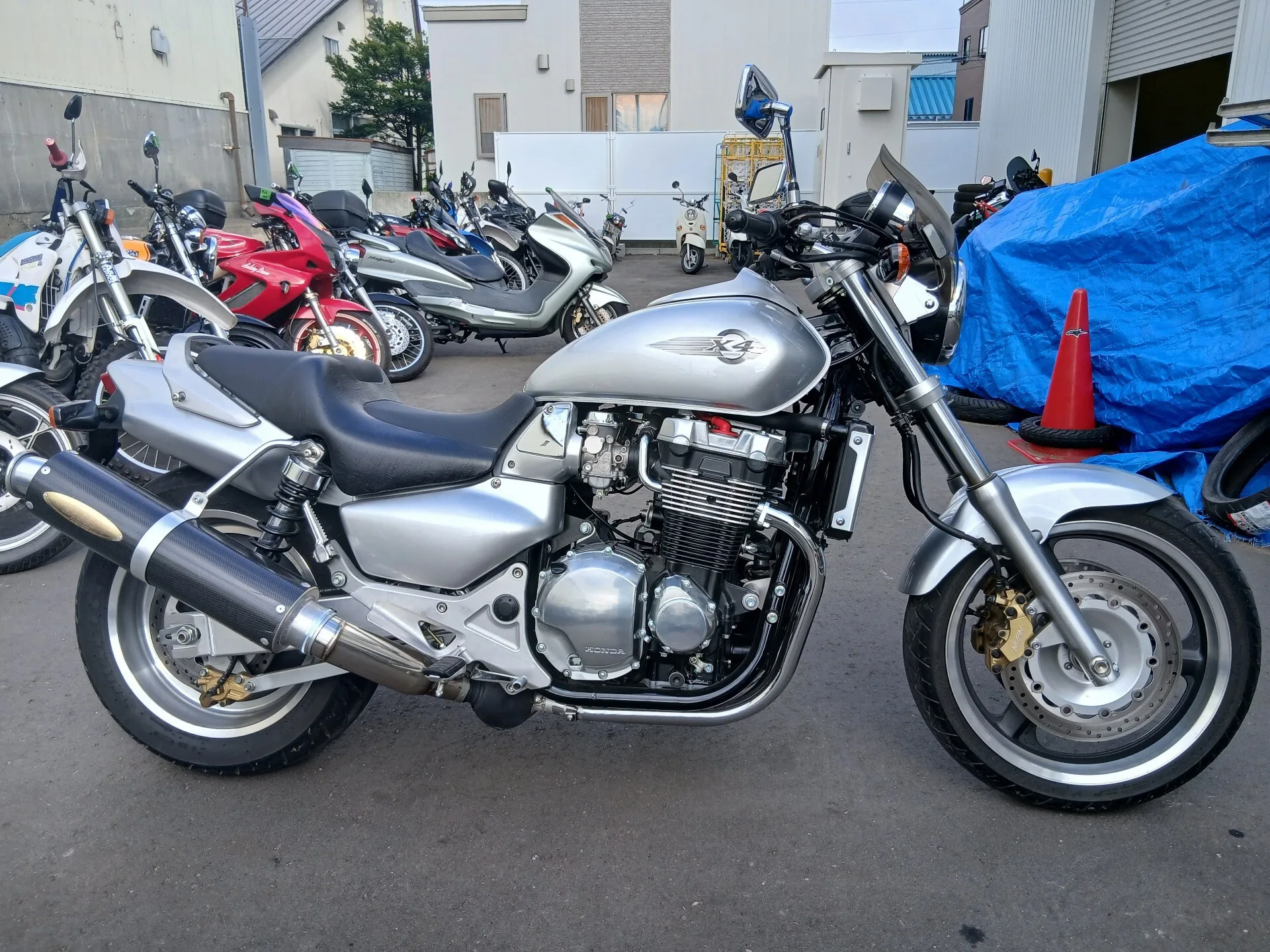Honda X4 1998 года из Японии