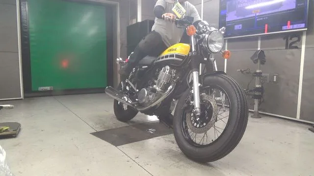 Yamaha SR400 с аукциона BDS, кадр 1