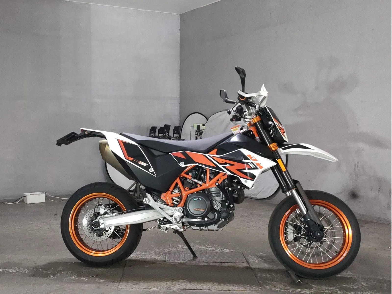 KTM 690SMC-R с аукциона JBA, кадр 1