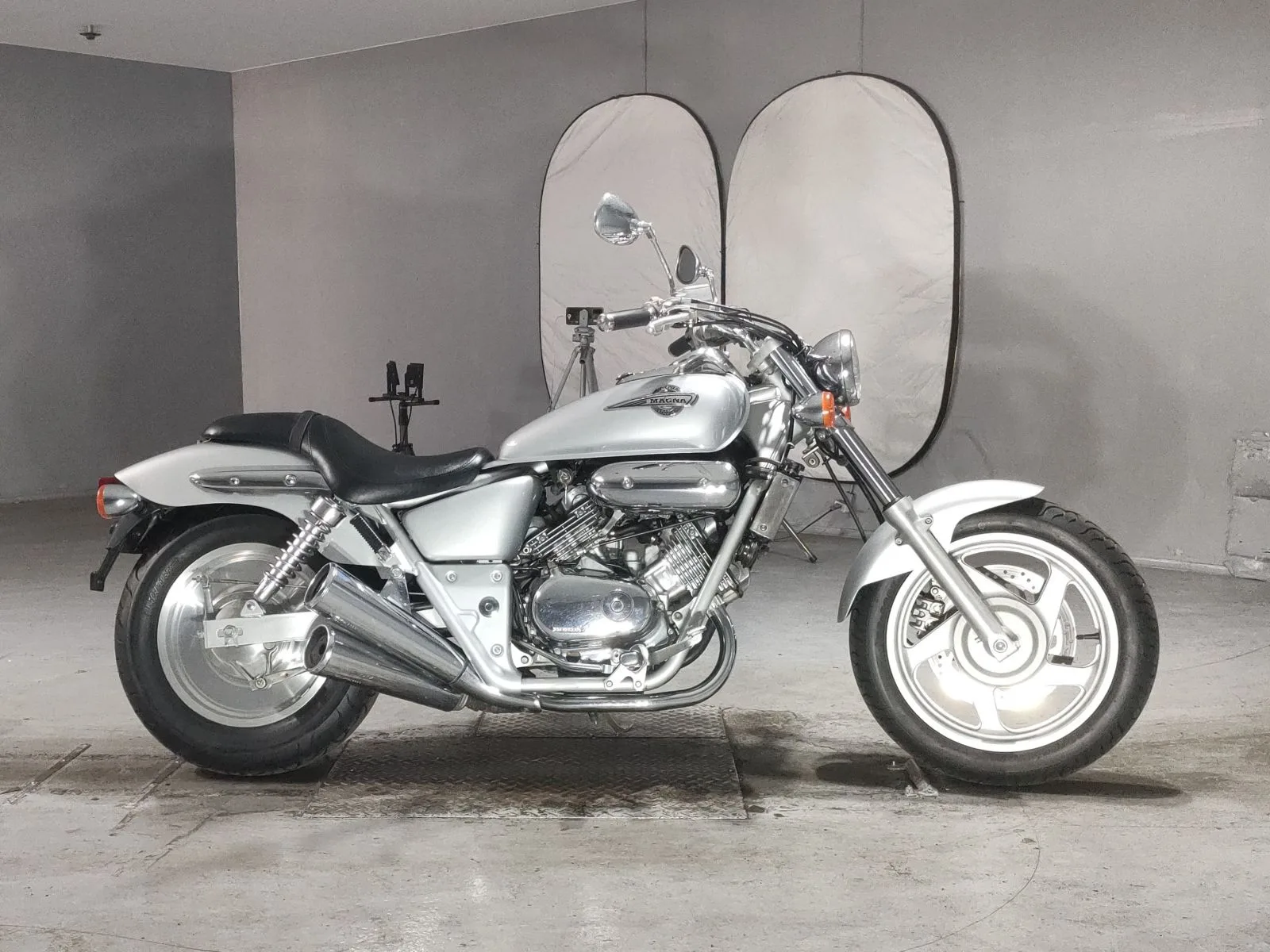 Honda MAGNA 250 года из Японии
